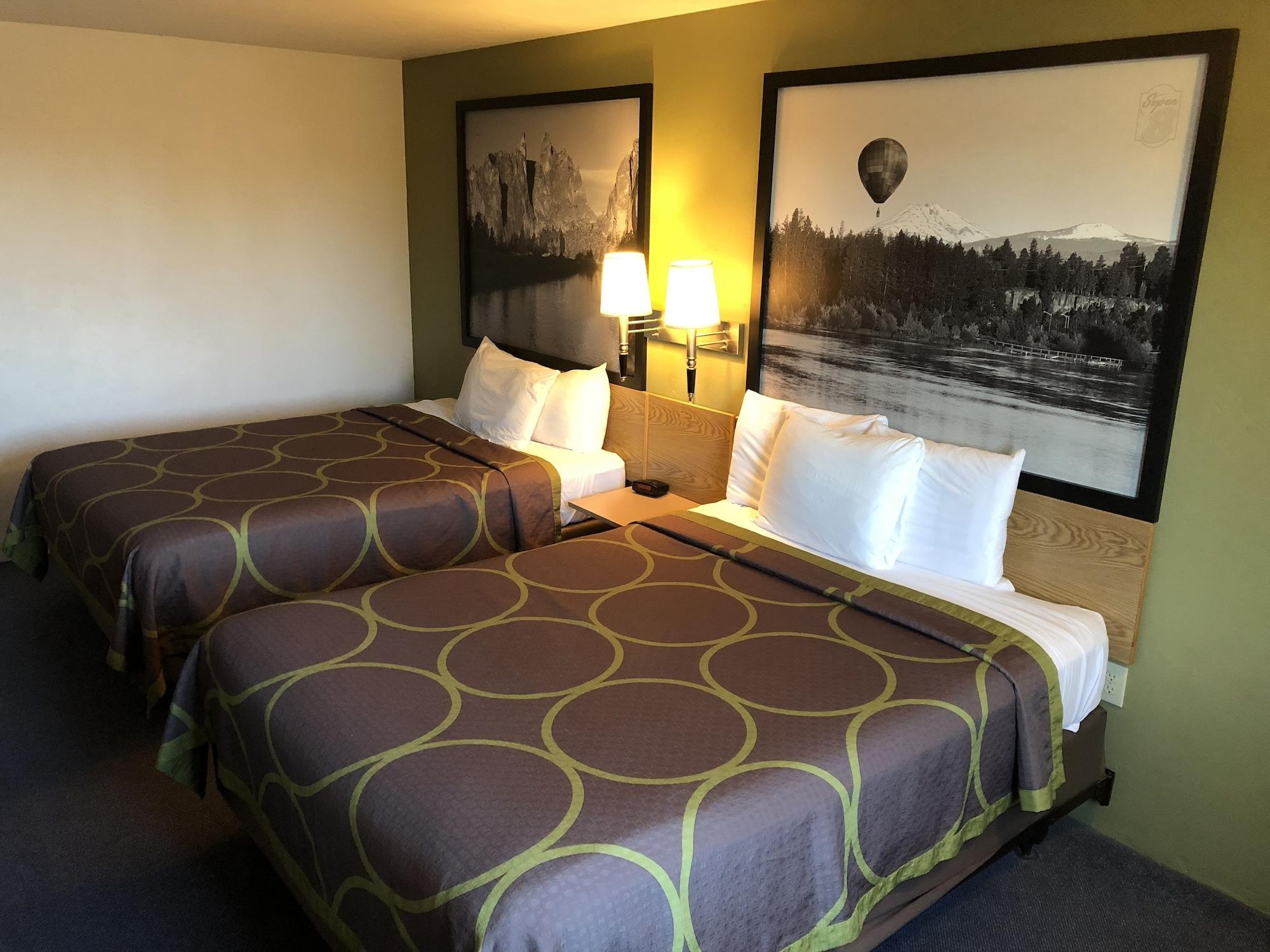 Super 8 By Wyndham Redmond Hotell Eksteriør bilde