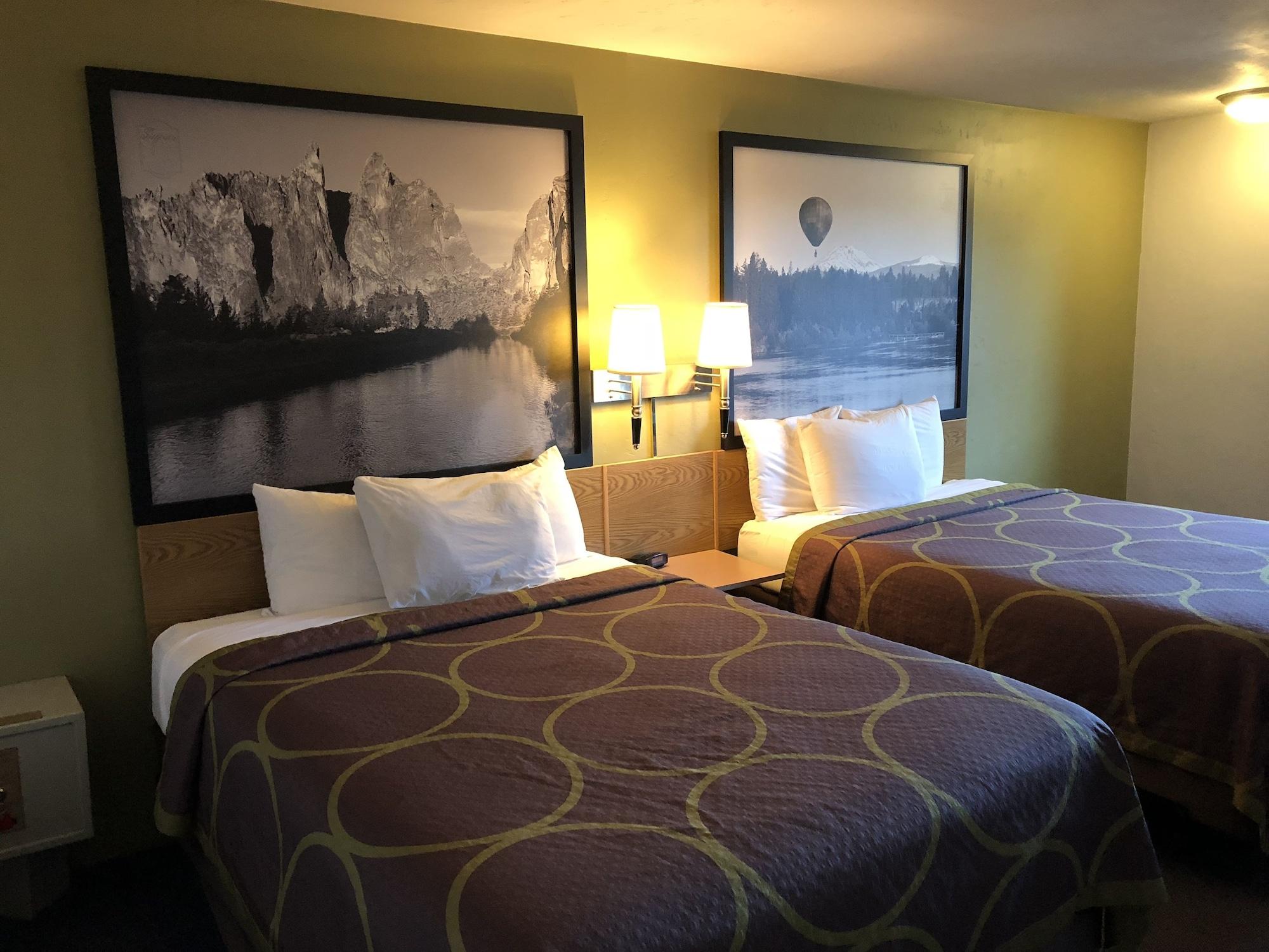 Super 8 By Wyndham Redmond Hotell Eksteriør bilde
